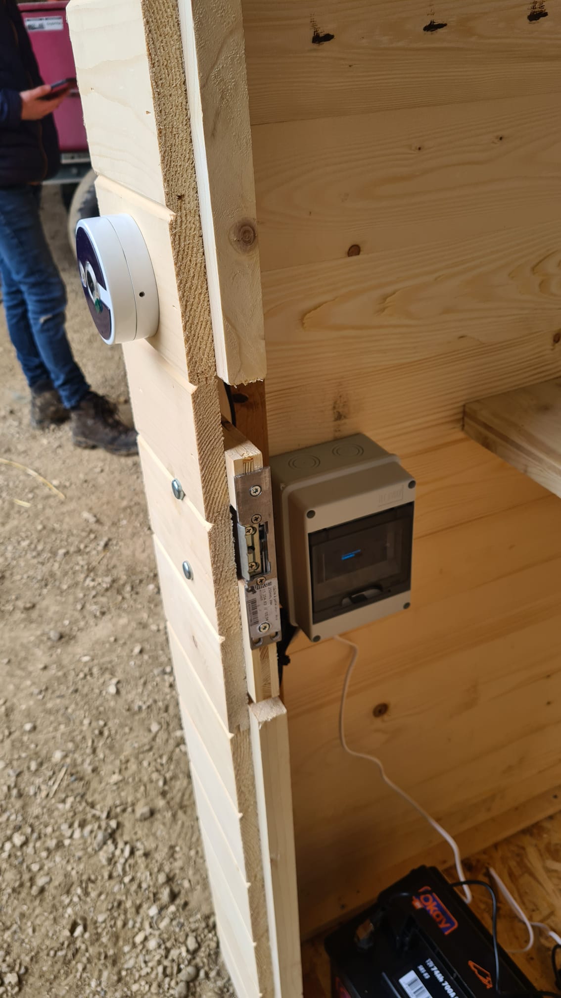 Boîtier de commande Cllia 12V avec électronique de contrôle et alimentation sécurisée